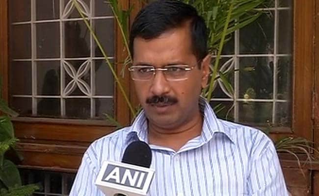 Arvind Kejriwal Gets Congress, Left Support in Feud With Lieutenant Governor