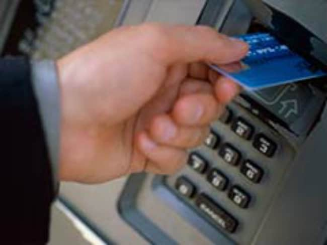 Robbers Flee With HDFC's ATM in Gurgaon