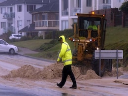 3 Dead as Cyclone-Like Storm Lashes Sydney Region 3 Dead as Cyclone-Like Storm Lashes Sydney Region