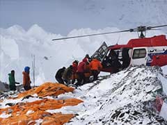 Nepal Earthquake: Choppers Rescue Climbers Stranded at High Altitude on Mount Everest