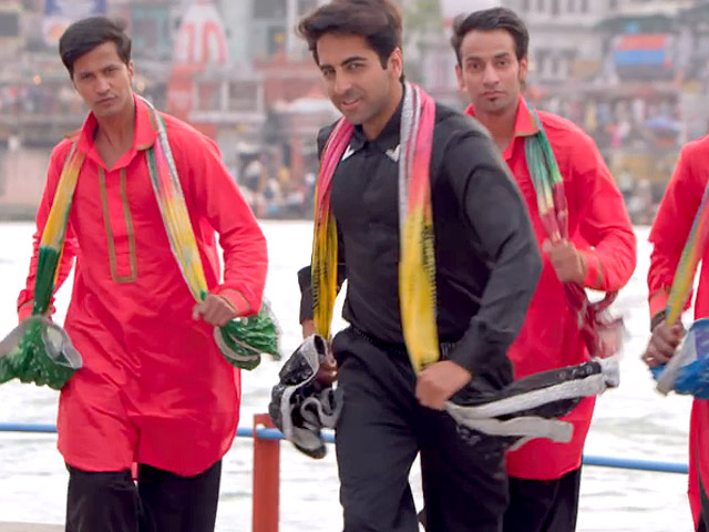 Amitabh Bachchan Praises 'Flawless' Ayushmann in Hand-Written Note