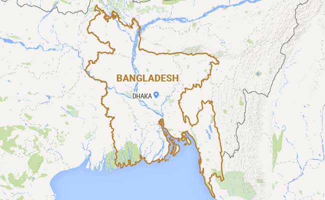 At Least 25 Killed After Bus Hits Tree in Bangladesh