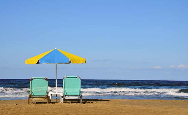 California Beach Town Seeks to Allow Topless Sunbathers