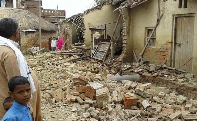 Bihar Chief Minister Nitish Kumar Reviews Earthquake Relief Work in Border Areas