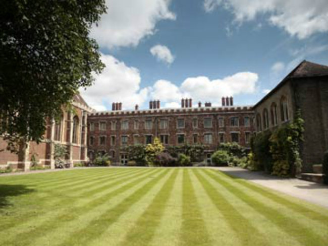 Medieval Graveyard Uncovered Under Cambridge University