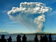 Volcano in Ecuador Spews Huge Column of Ash