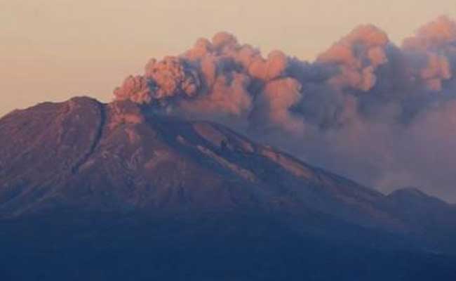 Chile Volcano Ash Cloud Reaches Brazil, Flights Cancelled