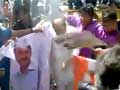 'आप' की रैली में किसान की मौत के विरोध में कांग्रेस-बीजेपी का प्रदर्शन