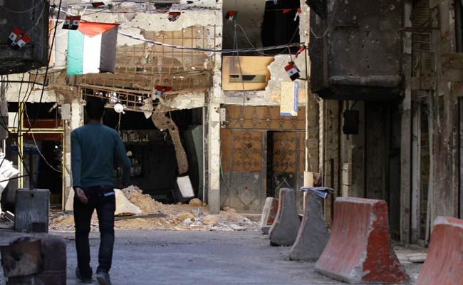 Palestinians Push Back Islamic State in Damascus Camp, Says Monitor