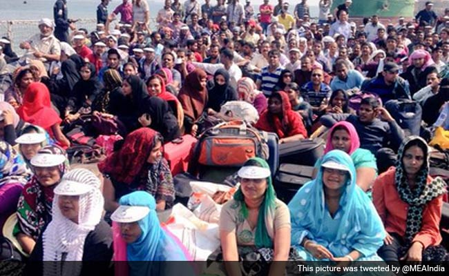 Navy Sails Into Barrage of Bombs in Dramatic Night Rescue of Indians in Yemen