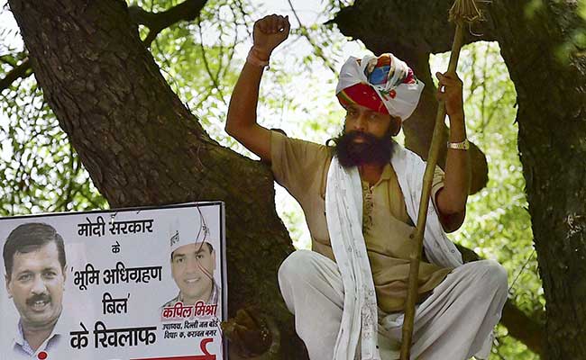 Farmer From Rajasthan Hangs Himself at AAP Rally