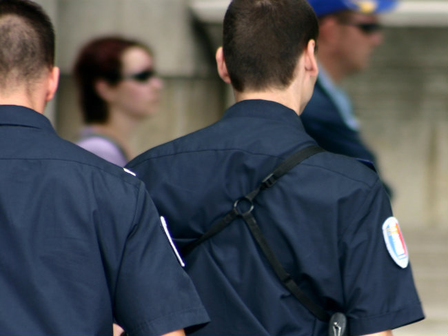 'कट्टरपंथी' इस्लामी समूहों और सेंटरों पर फ्रांस करेगा कार्रवाई : मंत्री