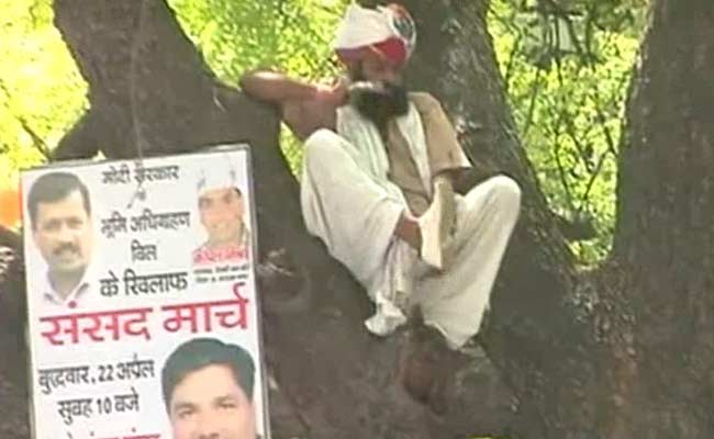 For 25 Minutes, No One Reacted to this Farmer, Until he Hanged Himself