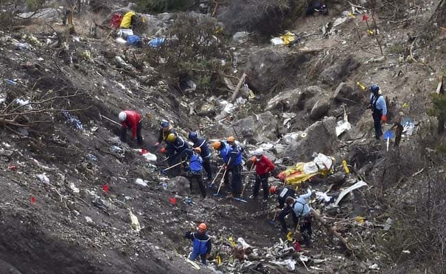 France Halts Search for Bodies at Germanwings Crash Site