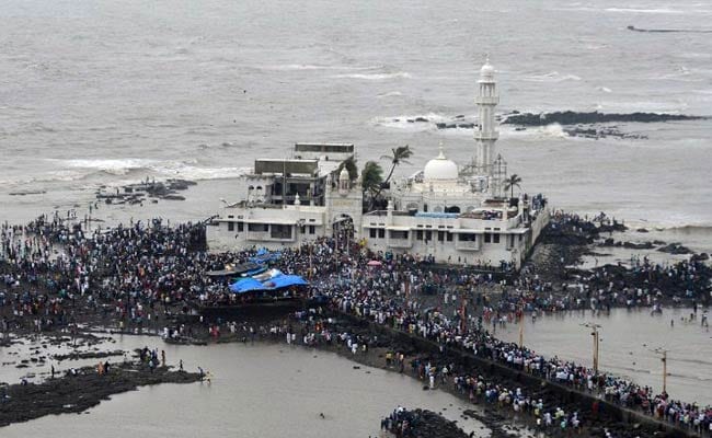 Top Court Extends Stay On High Court Order On Women Entry In Haji Ali