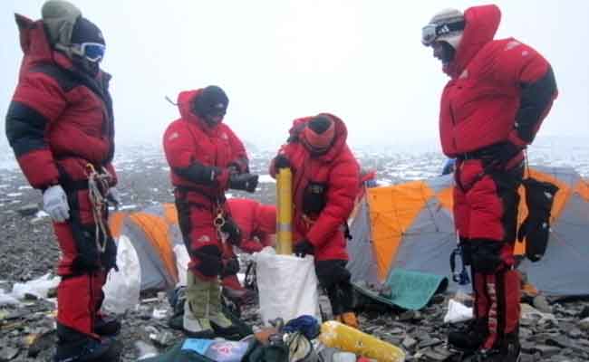 Indian Army Team To Scale Mount Everest, Will Come Back With 4000 Kg Garbage
