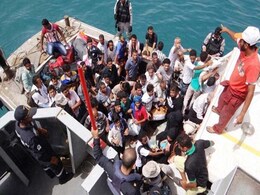 475 Evacuees From Yemen Arrive in Kochi Onboard 2 Ships 475 Evacuees From Yemen Arrive in Kochi Onboard 2 Ships