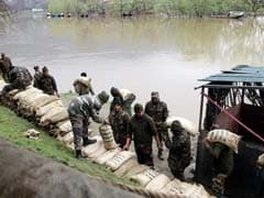 Rain Triggers Flooding in South Kashmir; Jhelum Crosses Danger Mark
