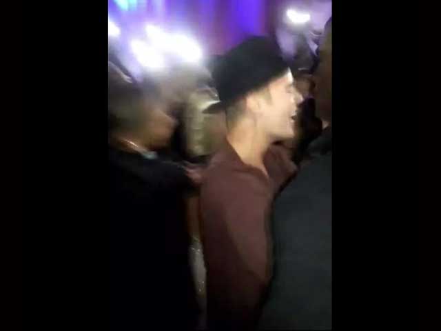 Justin Bieber Crashes High School Prom, Students Go Crazy