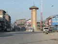 कश्मीर के बडगाम में विरोध प्रदर्शन के दौरान किशोर की मौत के मामले में दो पुलिसवाले गिरफ्तार