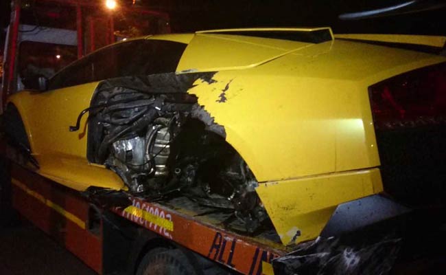 In Delhi, Lamborghini Rams Into Road Divider, Driver Flees