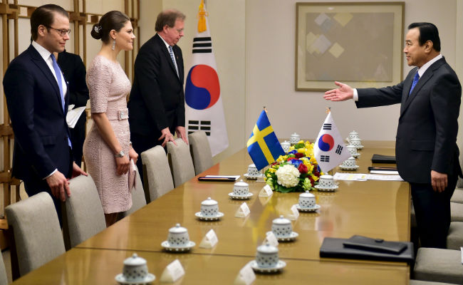 South Korean President Accepts Prime Minister's Resignation Over Illegal Funds Scam