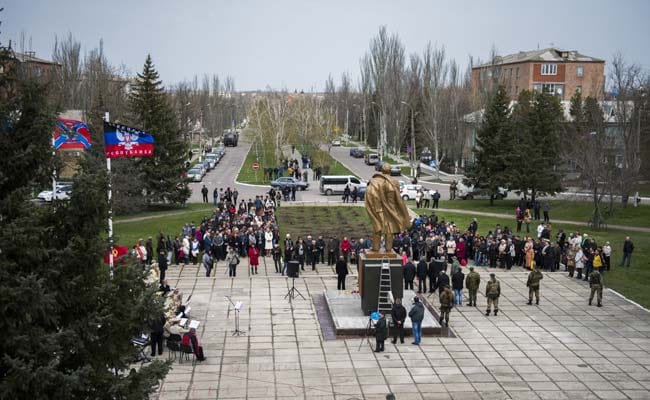 Lenin Statues Toppled in Government-Held East Ukraine