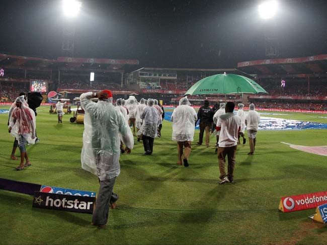 अब बारिश नहीं रोक पाएगी क्रिकेट मैच, चिन्नास्वामी स्टेडियम में आई नई तकनीक
