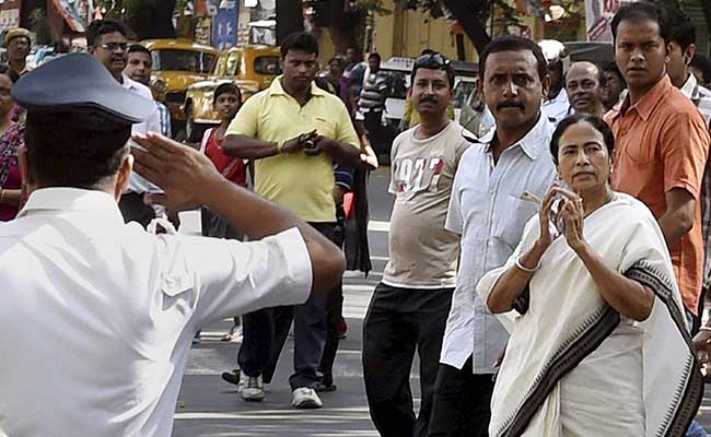 Policeman Shot At in Post-Poll Violence in Kolkata; 'Small Incident', Says Mamata Banerjee
