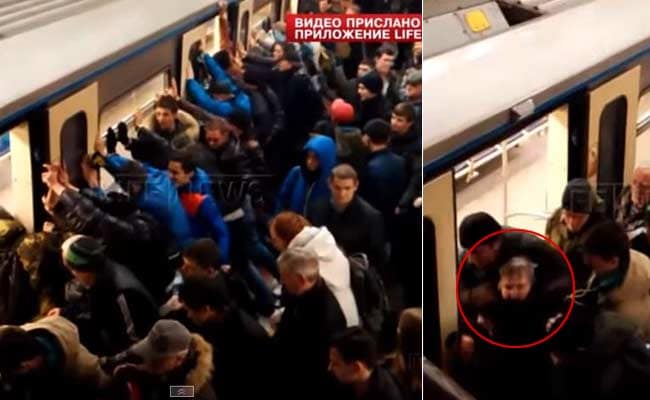 In Moscow, Commuters Help Free Trapped Passenger. And It's Wonderful