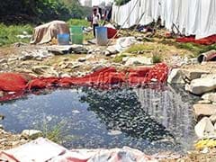 Mumbai: Hospital Uniforms Being Washed in Sewer Water!