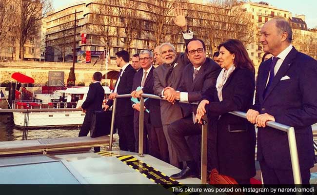 Prime Minister Narendra Modi's 'Naav Pe Charcha' With French President Francois Hollande