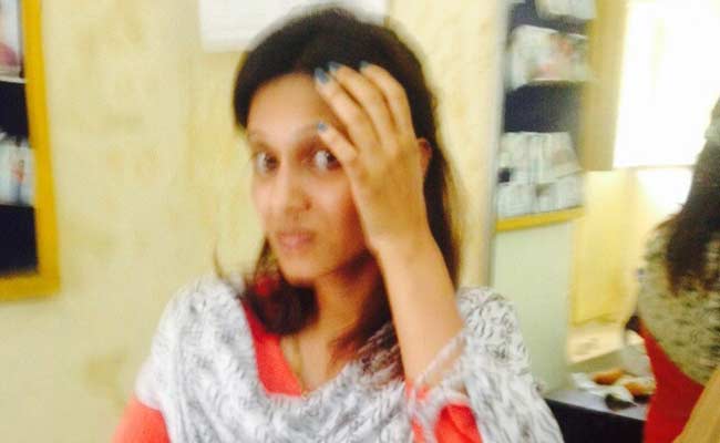 Actor Jayasudha Sex - Telugu Actress Neetu Agarwal Arrested for Alleged Smuggling of Red Sanders