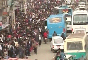 नेपाल भूकंप : बिहार से 41 बसें और 13 ट्रक विद्युत उपकरण भेजें गए