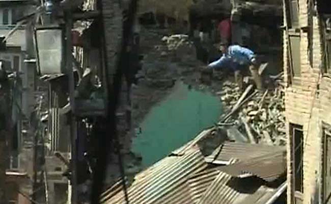 He Dug Through Rubble With His Hands to Find His Sister Dead