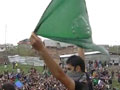 हाल ही में रिहा कश्मीरी अलगाववादी मसर्रत आलम की रैली में लहराए गए पाकिस्तानी झंडे