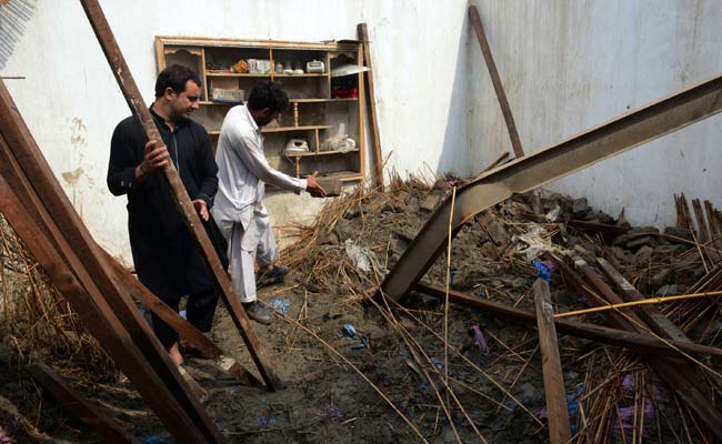 Freak 'Mini-Cyclone' Storm in Pakistan's Peshawar City Kills 45, Injures Over 200