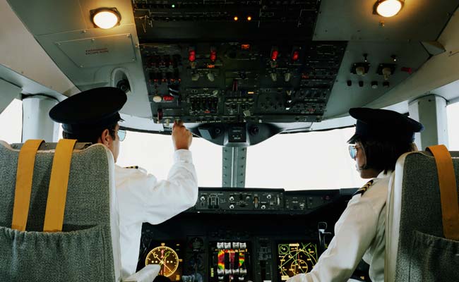 Panel Backs Simulator-Heavy Pilot Training Model To Ease Crew Shortage