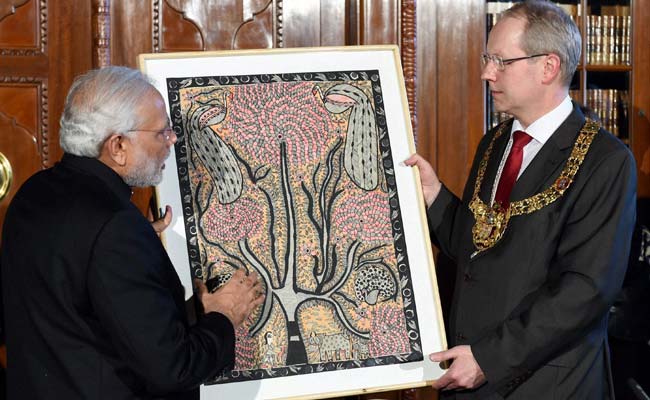 PM Narendra Modi Gifts Madhubani Painting to Hannover Mayor