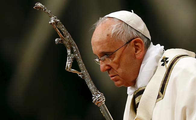 Pope Francis Tells Catholics at Easter Vigil: Seek Truth, Beauty and Love