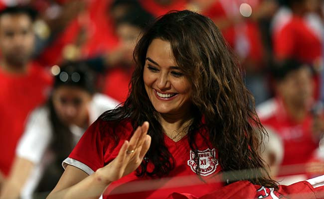 प्रीति जिंटा खुद का मेकअप लाइन लांच करेंगी