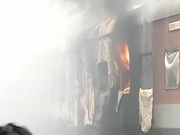 Fire on 2 Rajdhani Express Trains at New Delhi Railway Station; No Casualties Fire on 2 Rajdhani Express Trains at New Delhi Railway Station; No Casualties