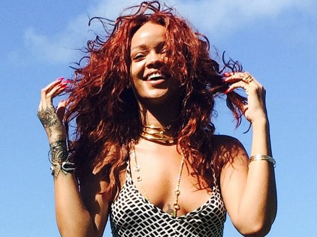 Rihanna Falls, Gets Up, Continues Concert