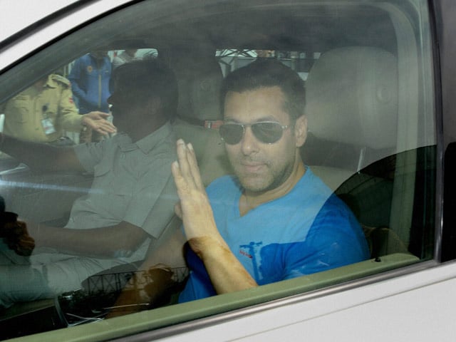 Salman Khan's Bajrangi Bhaijaan Kashmir Shoot Delayed Due to Infection