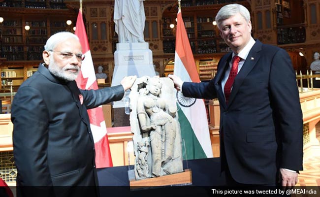 Canadian PM Harper Returns 900-Year-Old Khajuraho Temple Sculpture to PM  Modi