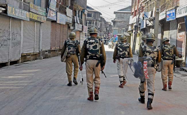 1 Killed, 20 Injured After Grenade Attack In Srinagar Market