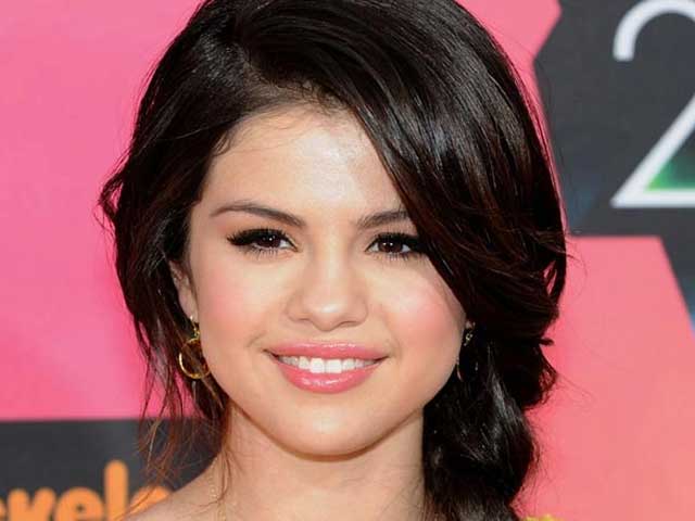Selena Gomez's Friends Worried She Might Date Justin Bieber Again