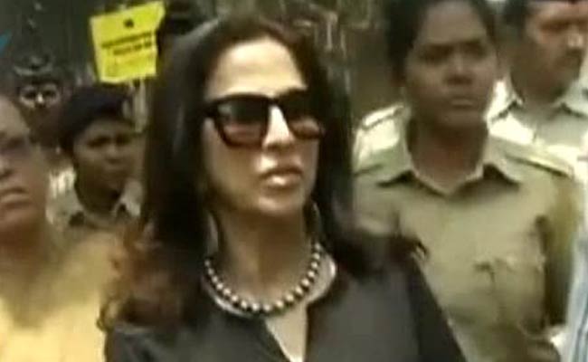 In Shobhaa De's Congratulations to Sania Mirza, a Dig at Shiv Sena