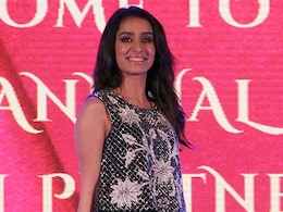 Shraddha Kapoor to Sing Her Songs in <i>Rock On 2</i> Shraddha Kapoor to Sing Her Songs in <i>Rock On 2</i>
