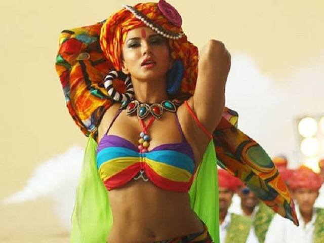 Sunny Leone's <i>Ek Paheli Leela</i> Makes Over Rs 15 Cr in Opening Weekend